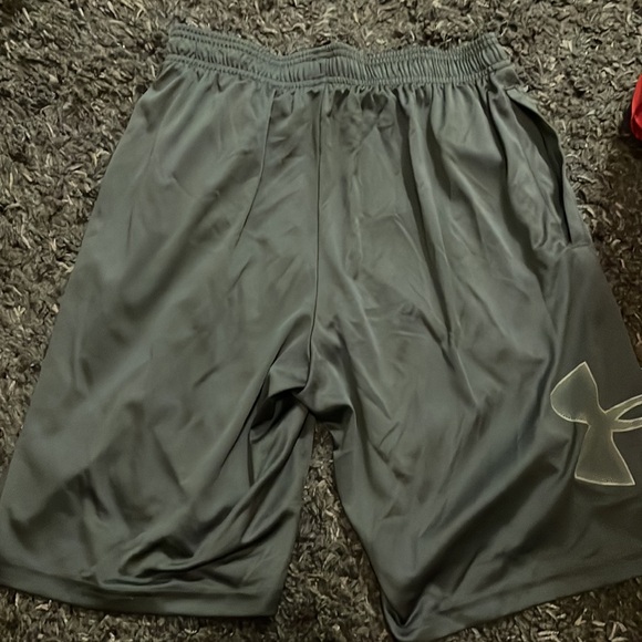 Men’s Under Armour Heat Gear Shorts - Picture 3 of 4